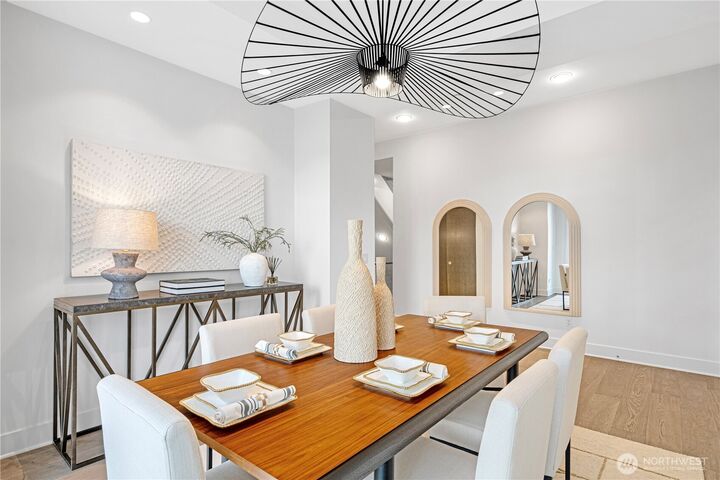 Property Photo:  215  4th Court S 8  WA 98033 