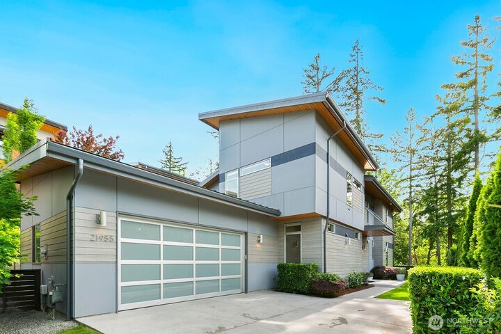 Property Photo:  21955 SE 30th Place  WA 98075 