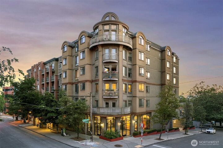 Property Photo:  133  Queen Anne Avenue N 304  WA 98109 