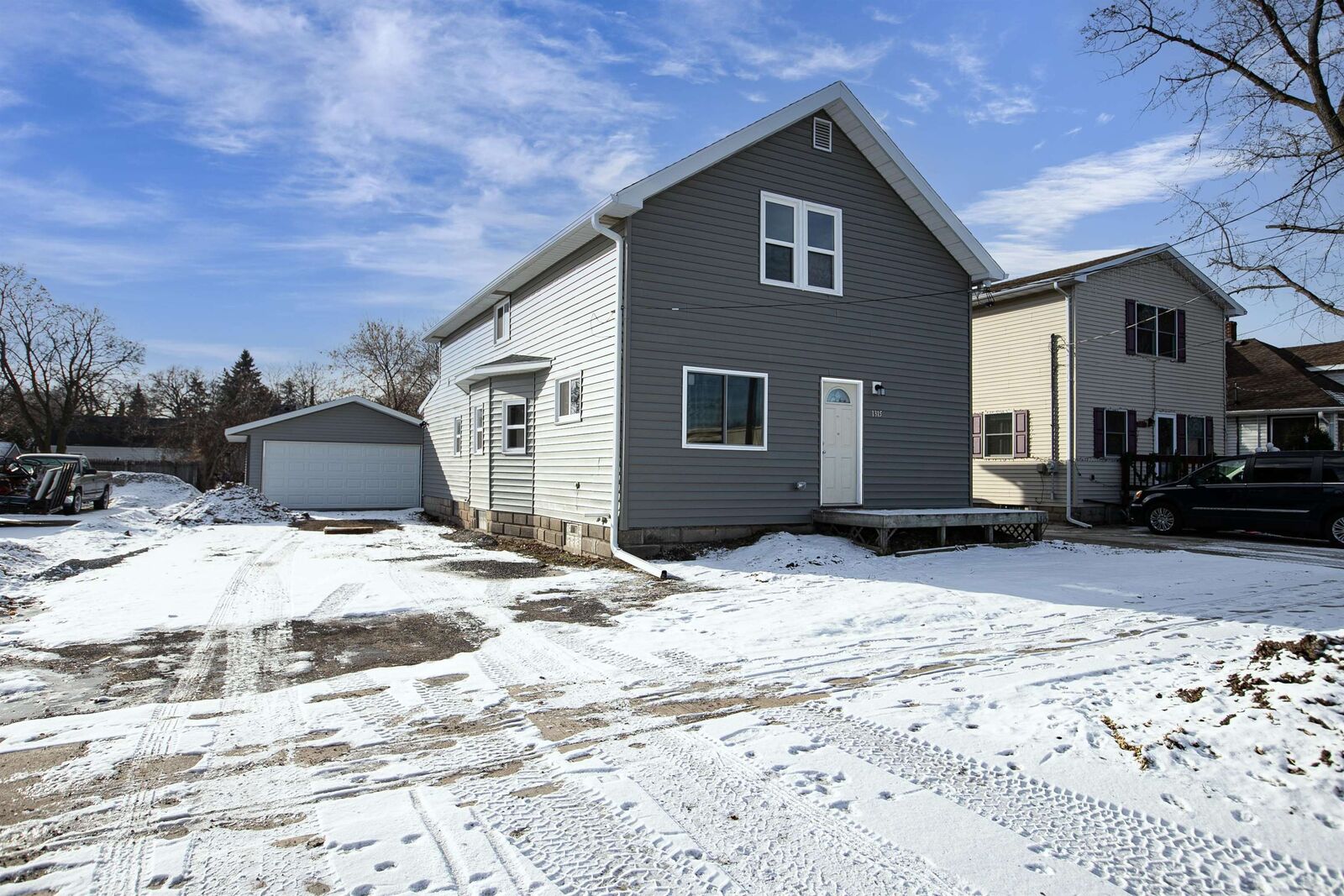 Property Photo: 1315 W Summer Street WI 54914
