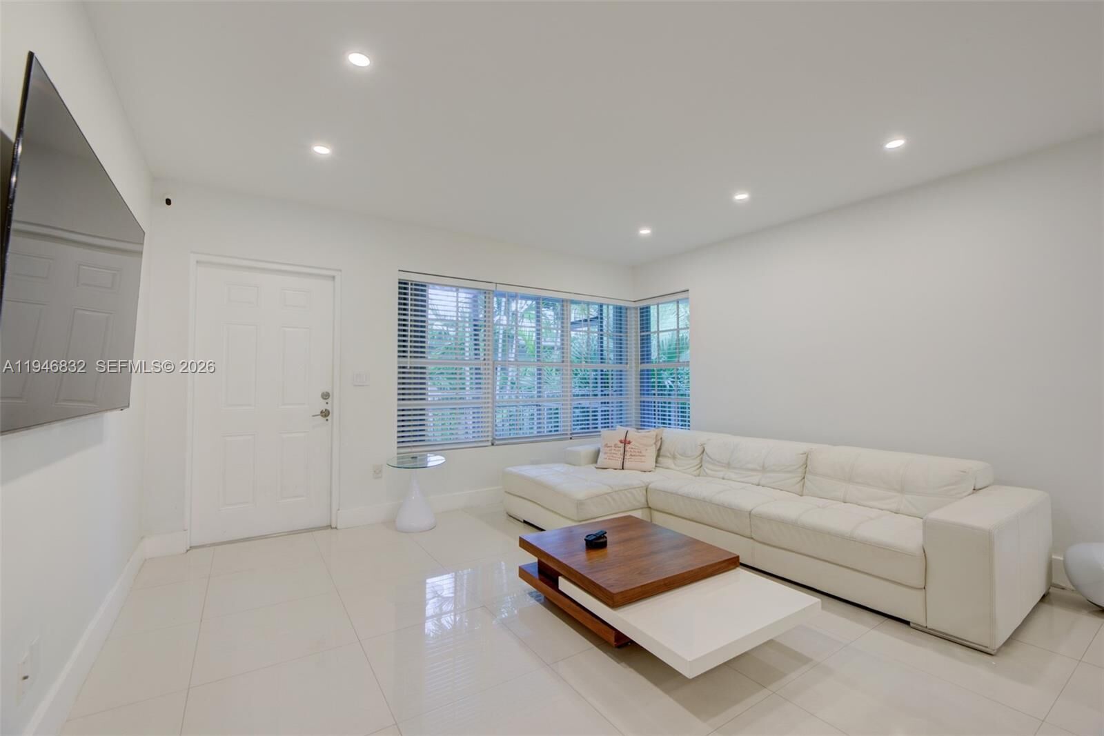 Property Photo: 1125 99th St 12 FL 33154