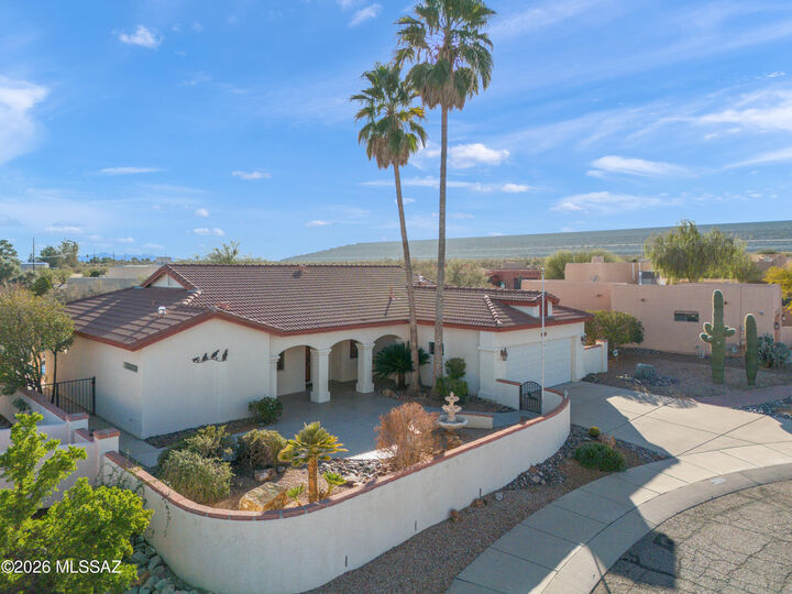 Property Photo:  1023 W Placita Inocente  AZ 85614 