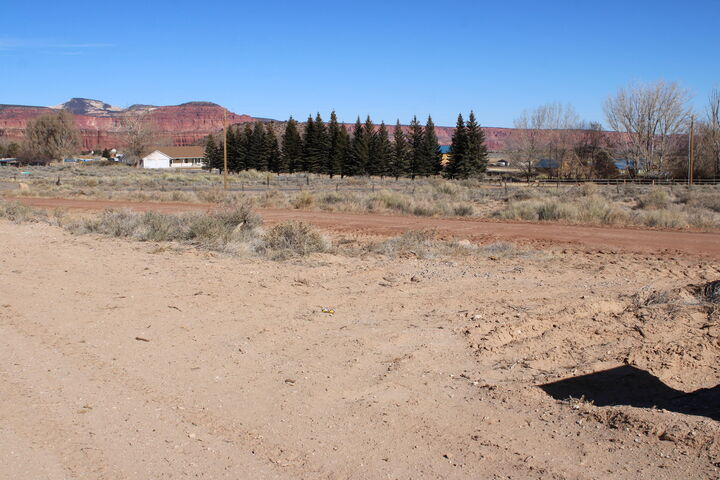 Property Photo:  140 E Teasdale Rd  UT 84773 