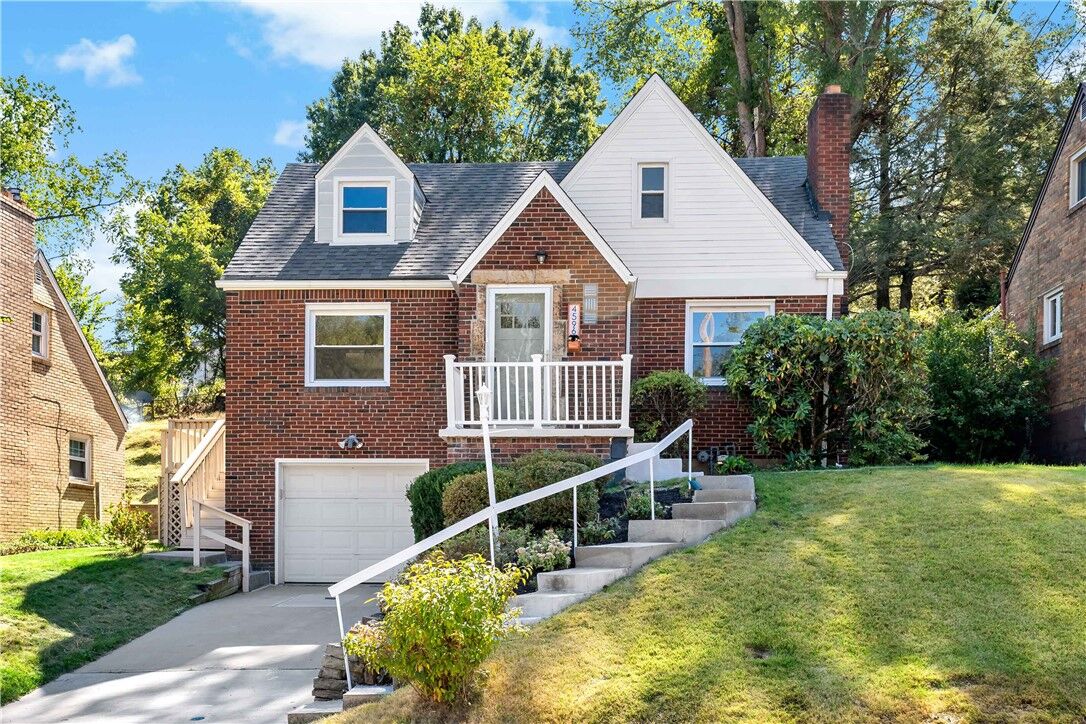 Property Photo:  4596 Echo Glen Drive  PA 15236 