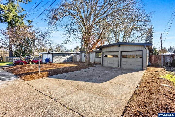 Property Photo:  782 Lockwood Ln S  OR 97302 