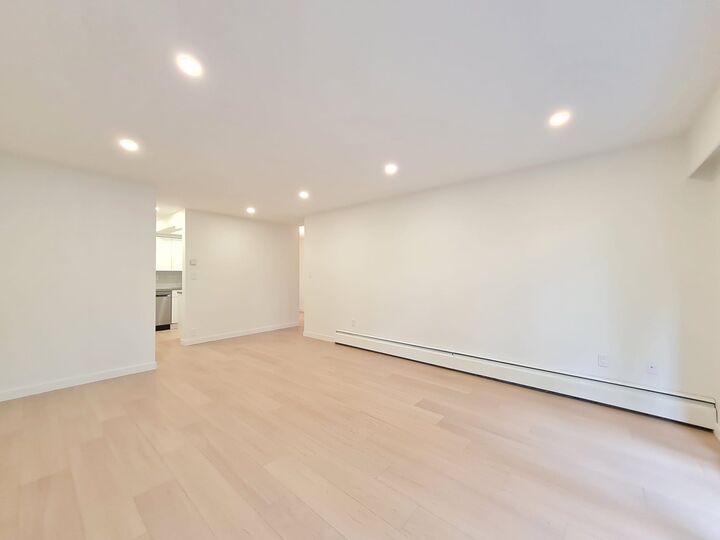 Property Photo: 6560 Buswell Street 107 BC V6Y 2G7
