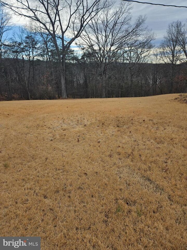 Property Photo:  180 Goldfinch Lane  VA 22637 