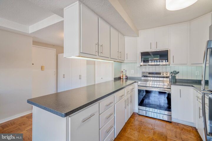 Property Photo: 1301 Delaware Avenue SW N606 DC 20024