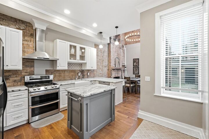 Property Photo:  1822 Logan Street  OH 45202 