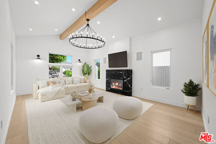 Property Photo:  8909 8911 W 24th St  CA 90034 