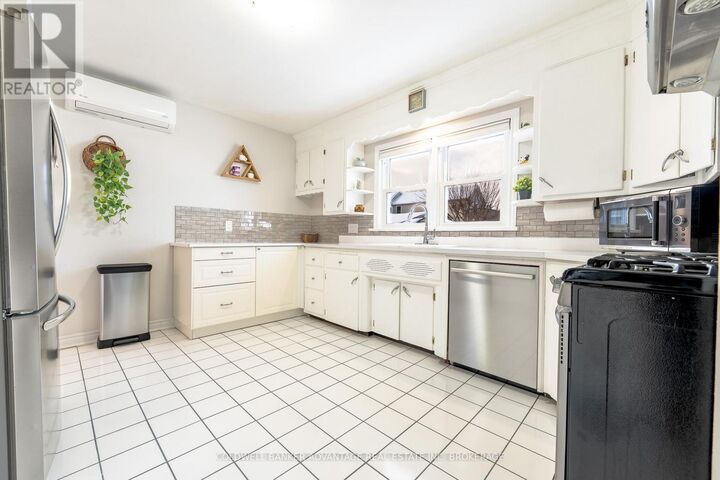 Property Photo:  52 Oak Street  ON L3K 4S6 