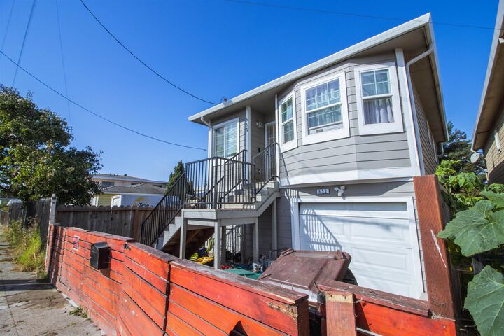 Property Photo: 653 2nd St CA 94801