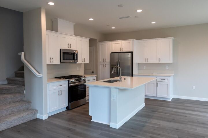 Property Photo:  794 Lauren Avenue  CA 93636 