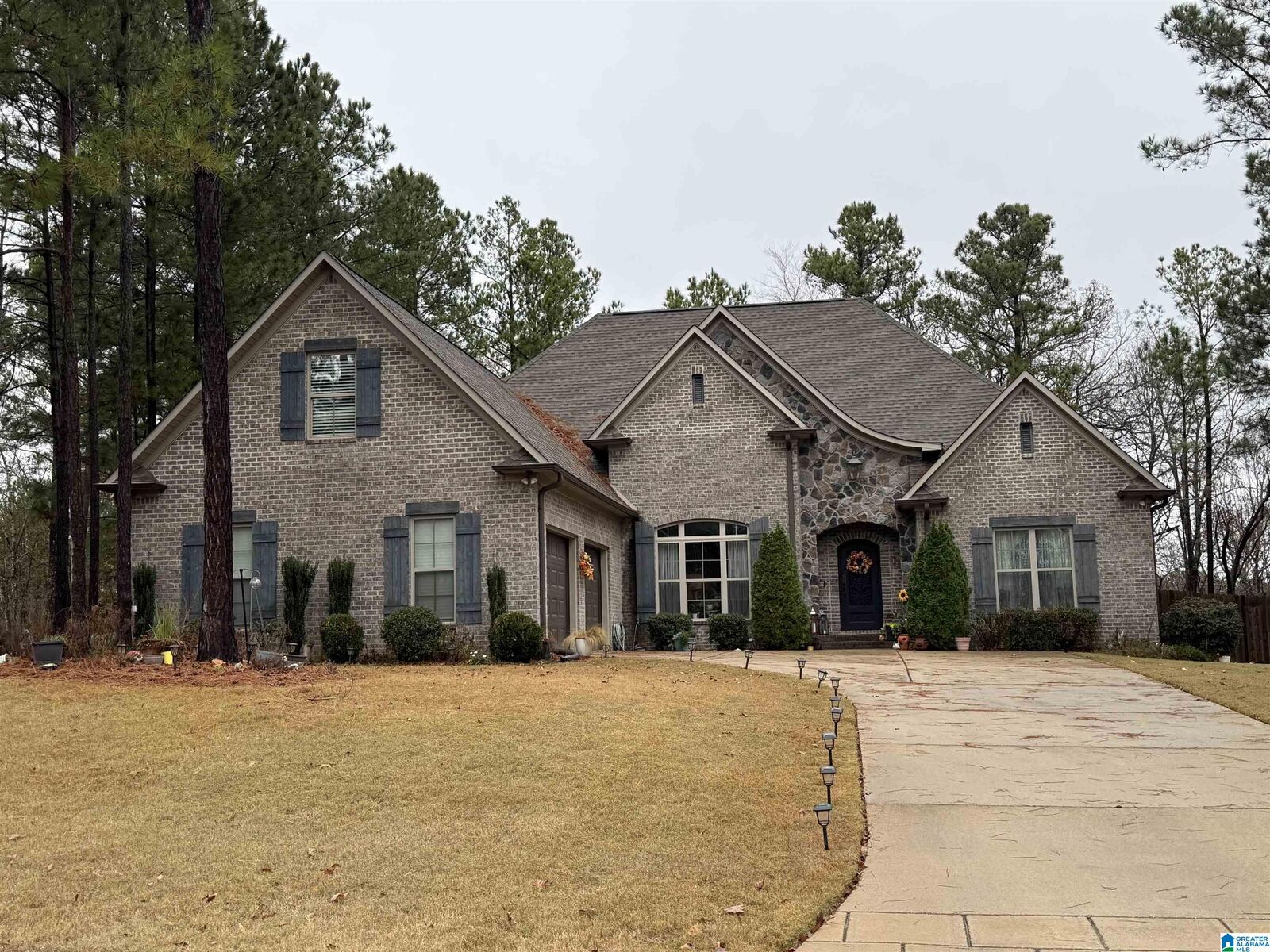 Property Photo:  802 Cassie Drive  AL 35128 