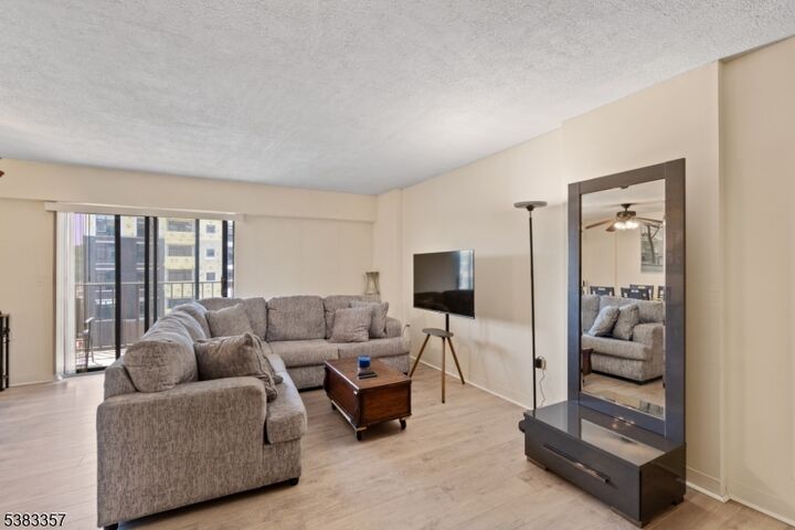 Property Photo:  10 N Wood Ave 406  NJ 07036 