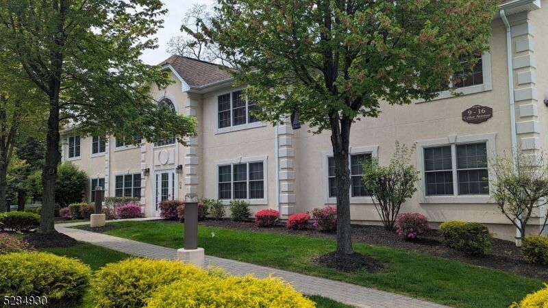 Property Photo:  16 Cellar Ave 16  NJ 07066 