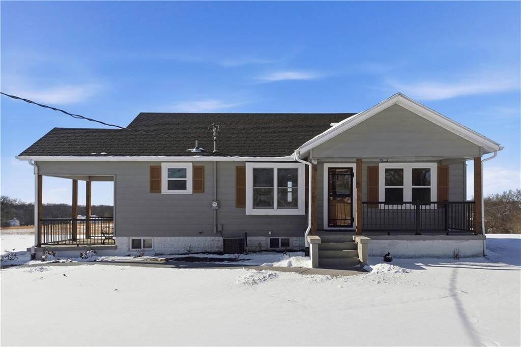 Property Photo:  17675 Evans Road  KS 66086 