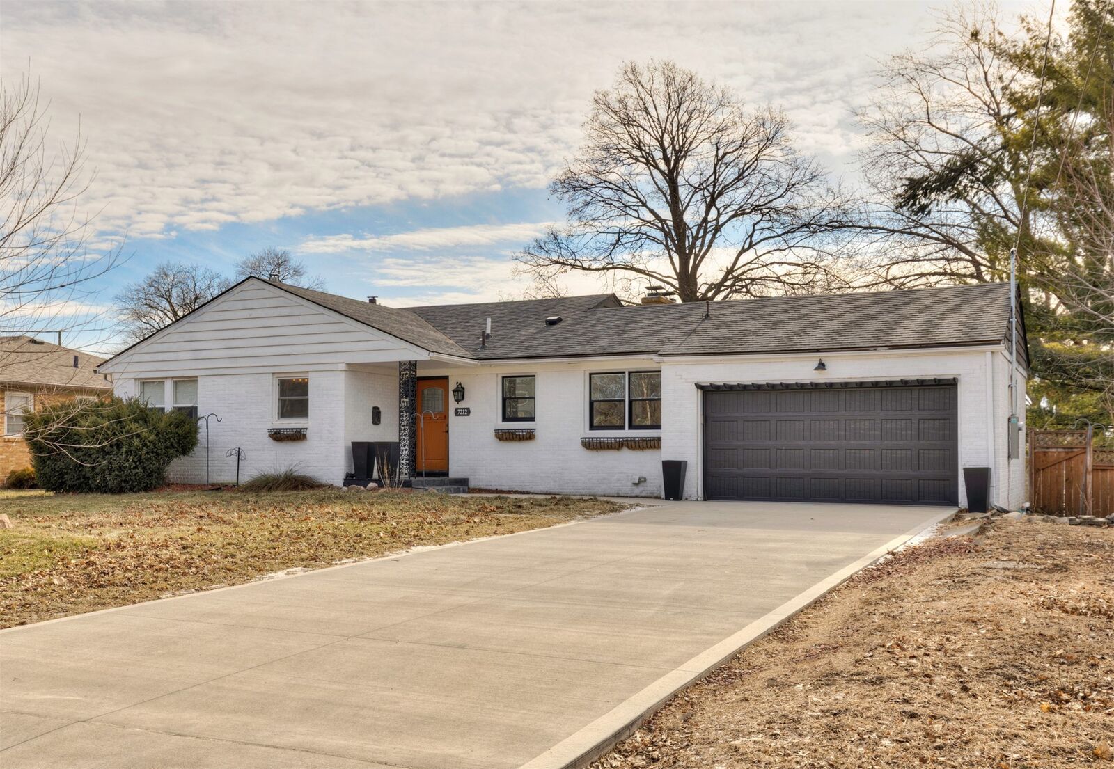 Property Photo:  7212 Wilshire Boulevard  IA 50324 
