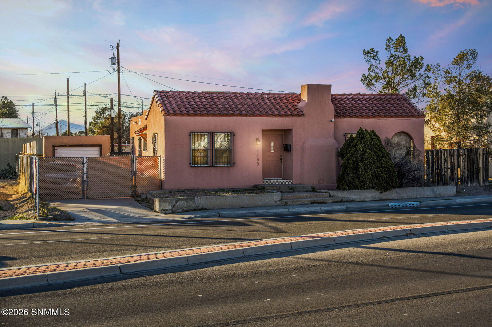 Property Photo:  1143 N Main Street  NM 88001 