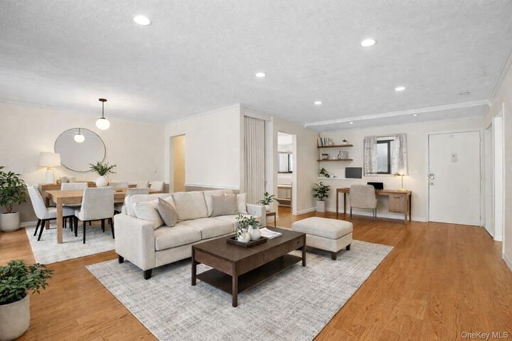 Property Photo:  18 Granada Crescent 13  NY 10603 