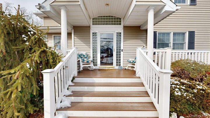 Property Photo:  6 Bea Street  NY 11755 