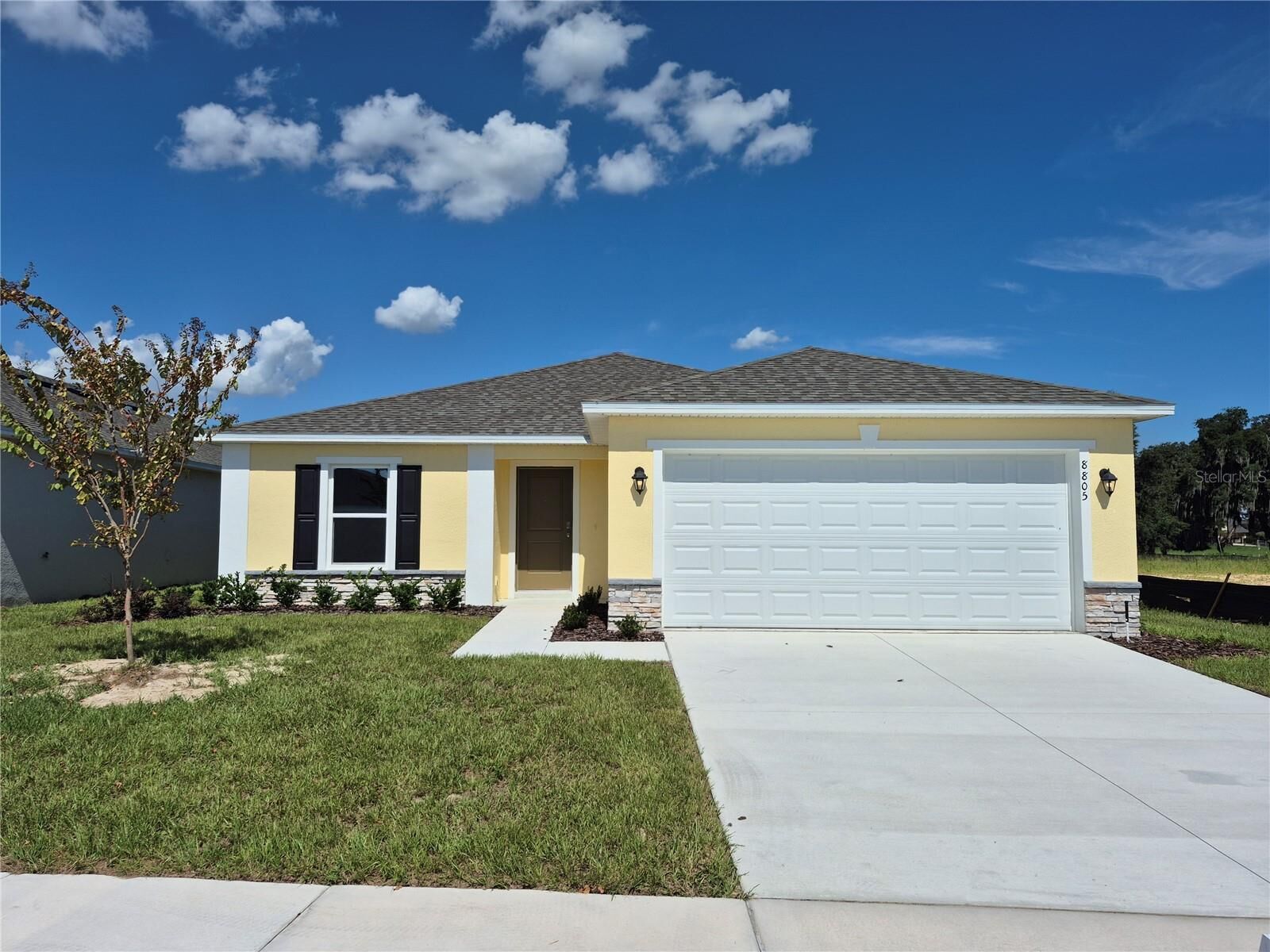 Property Photo:  8805 Pine Bark Way  FL 34785 