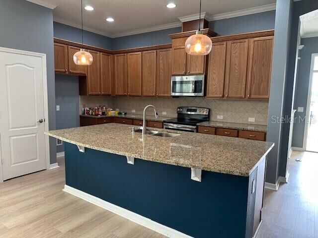 Property Photo:  16758 Abbey Hill Court  FL 34711 