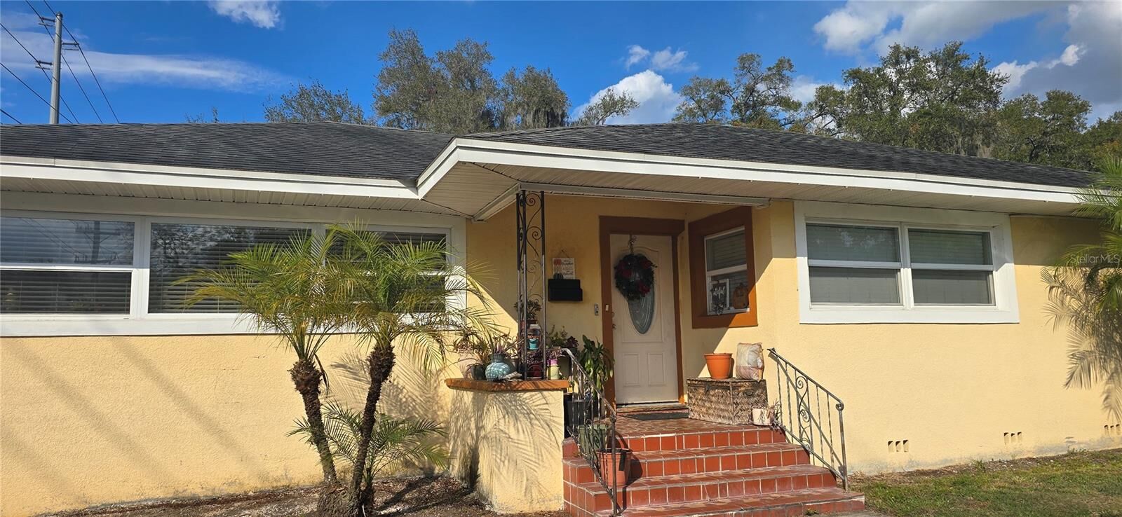 Property Photo:  717 W End Crescent N  FL 33803 