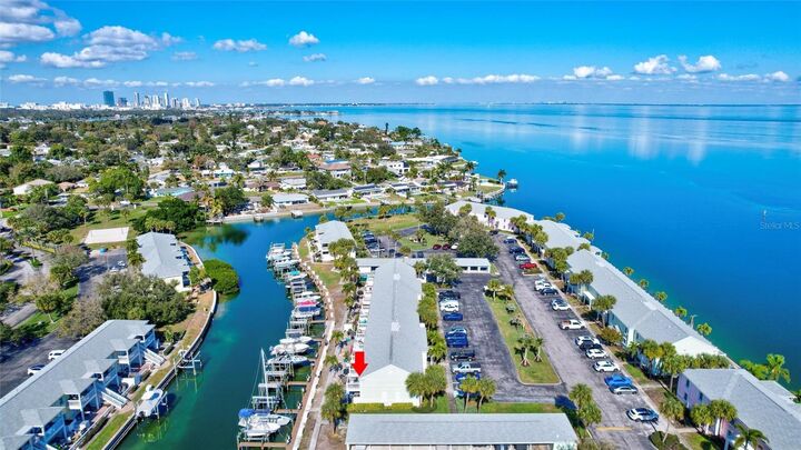 Property Photo:  4799 Coquina Key Drive SE  FL 33705 