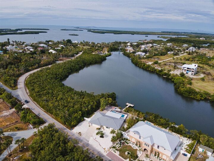 Property Photo:  910 Bayshore Drive  FL 34250 