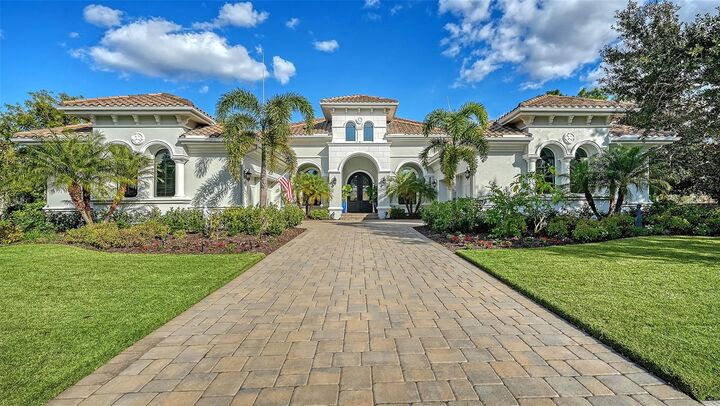 Property Photo:  7929 Staysail Court  FL 34202 