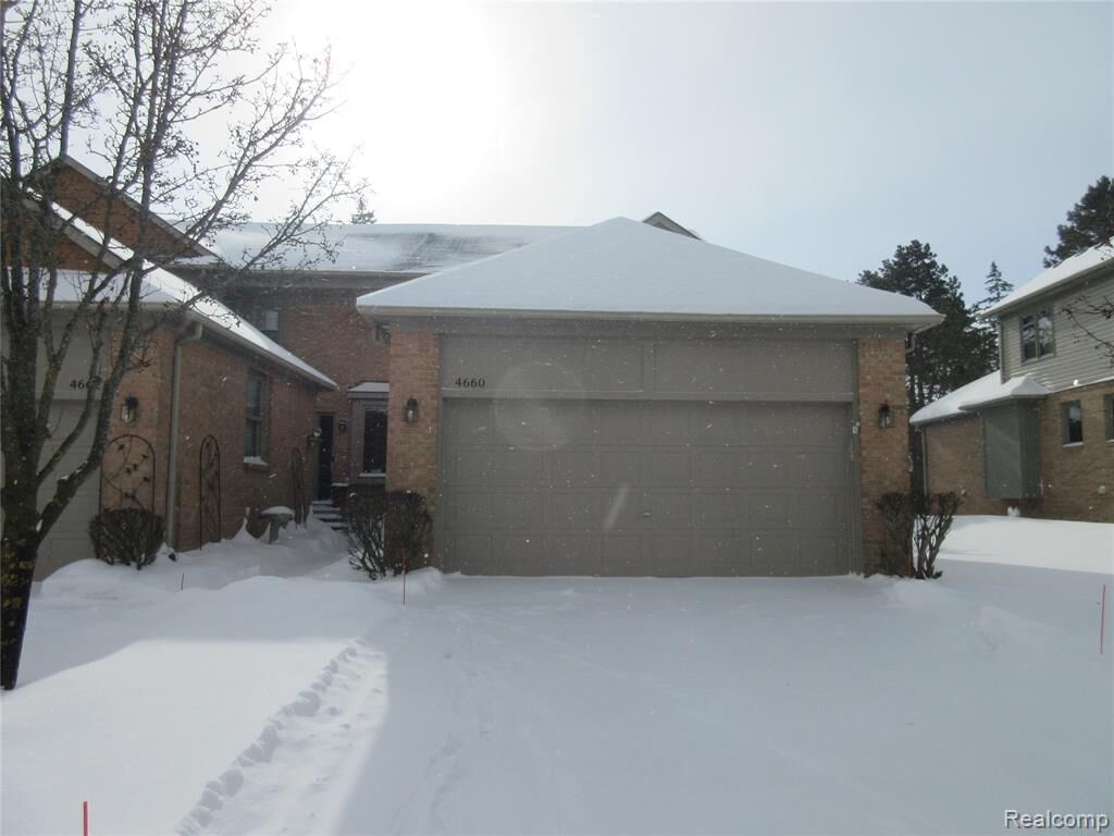 Property Photo: 4660 Royal Cove Drive 5 MI 48316 1500