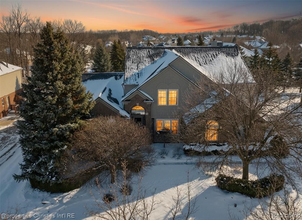 Property Photo: 16224 Oak Forest Court MI 48168 4429