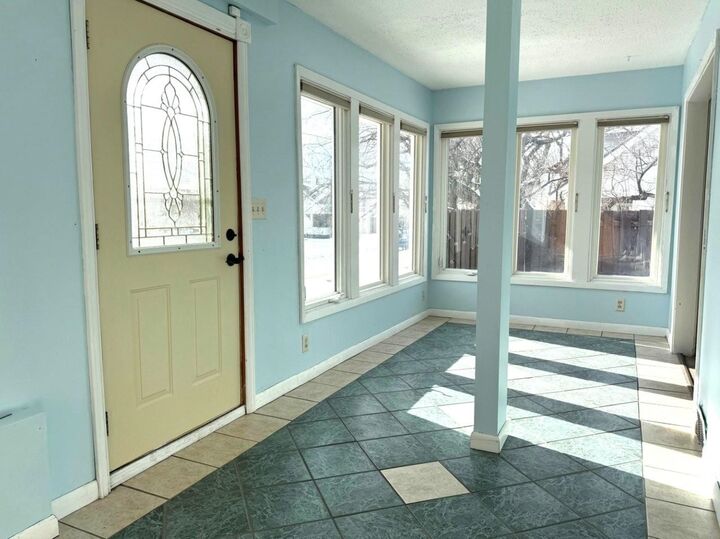 Property Photo:  209 8th Ave SE  ND 58701 