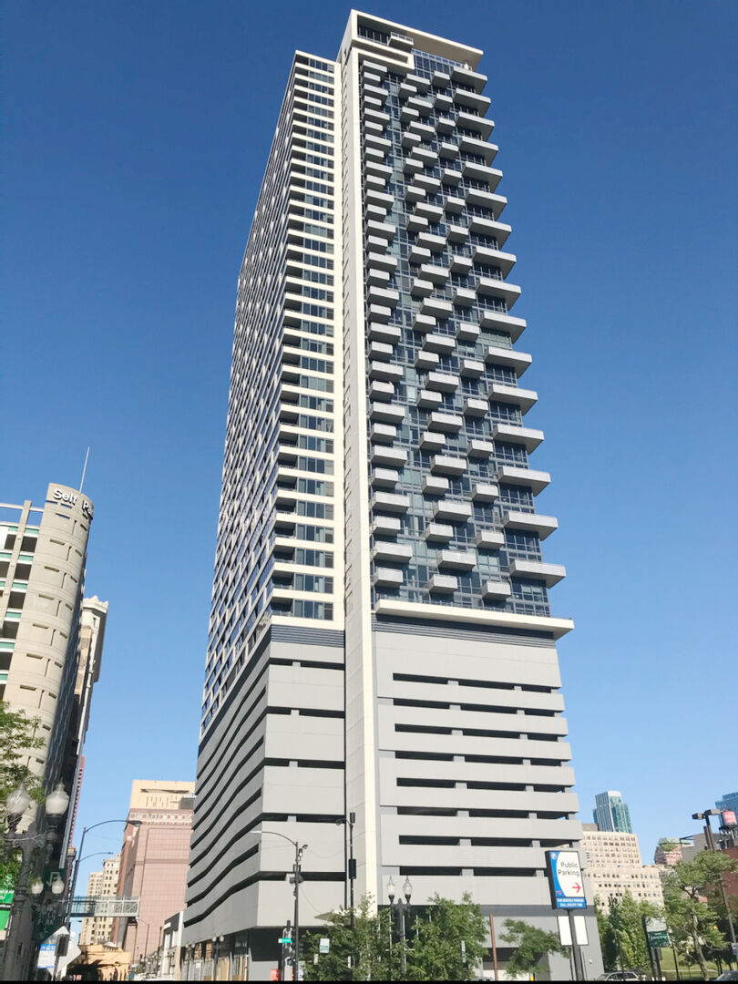 Property Photo: 235 W Van Buren Street 3617 IL 60607