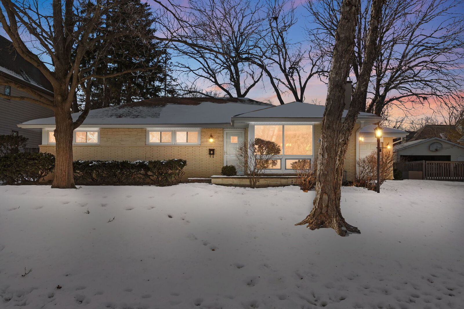 Property Photo: 1036 Warrington Road IL 60015