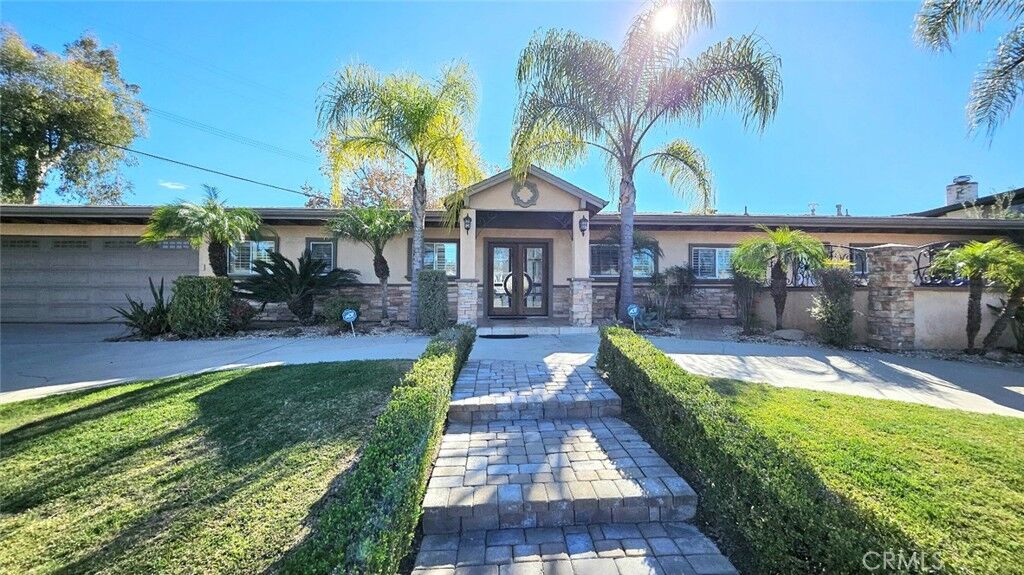 Property Photo:  5350 Rockledge C  CA 90621 