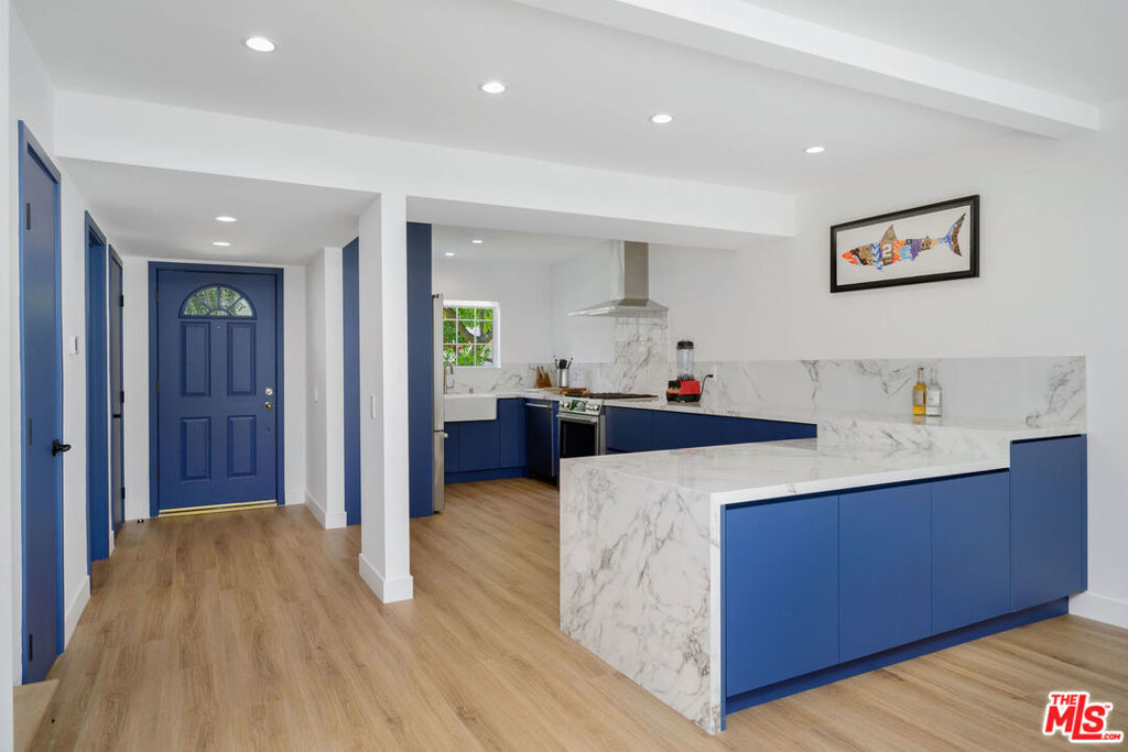 Property Photo:  26250 Alizia Canyon Drive  CA 91302 