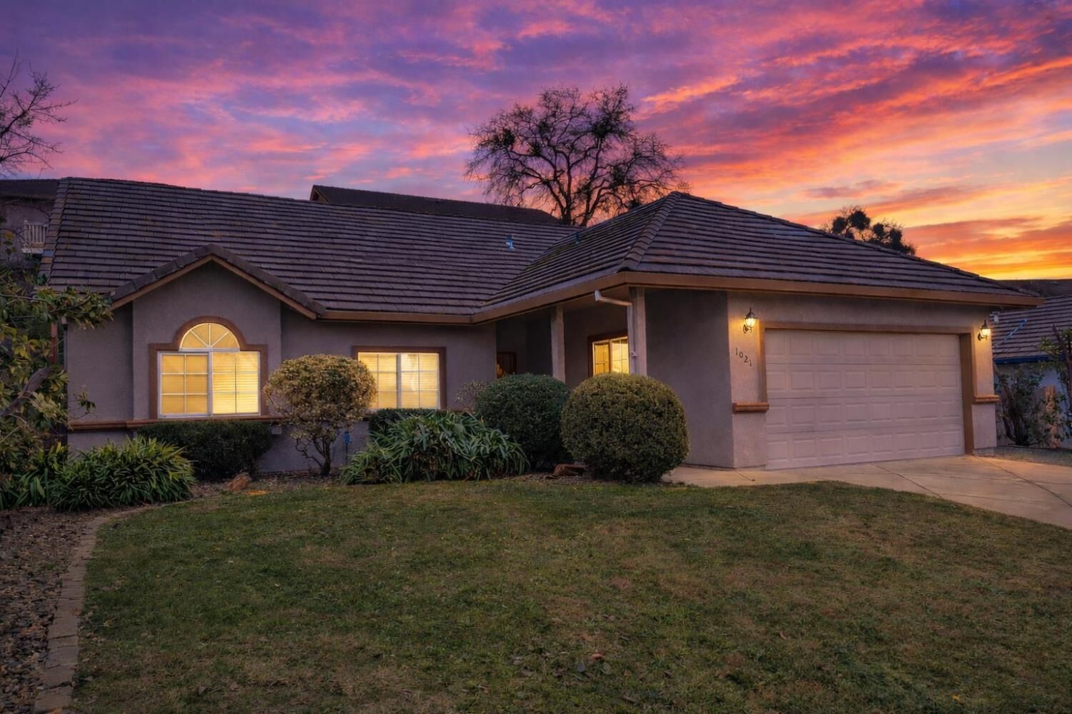 Property Photo:  1021 Mockingbird Lane  CA 95252 