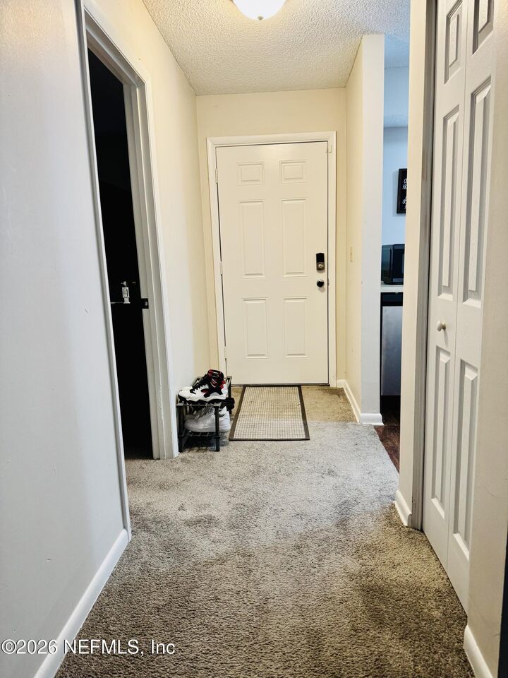 Property Photo:  3236 Meadowlea Circle N  FL 32218 