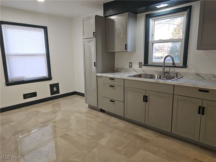 Property Photo:  4063 E 148th Street  OH 44128 