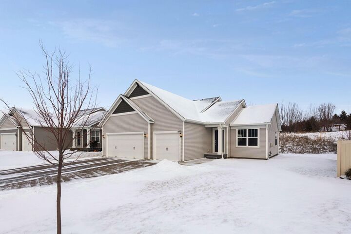 Property Photo:  1106 Meadow Lane  MN 55387 