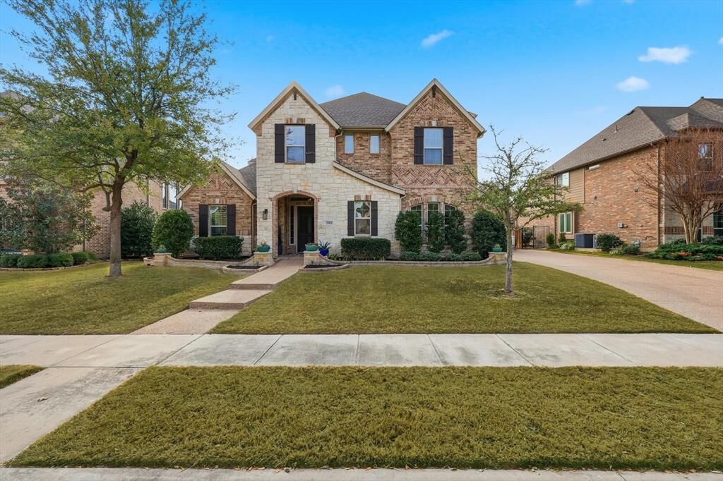 Property Photo: 2202 Malin Drive TX 76262