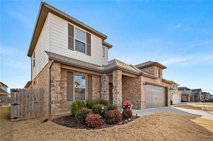 Property Photo:  1413 Park Street  AR 72745 