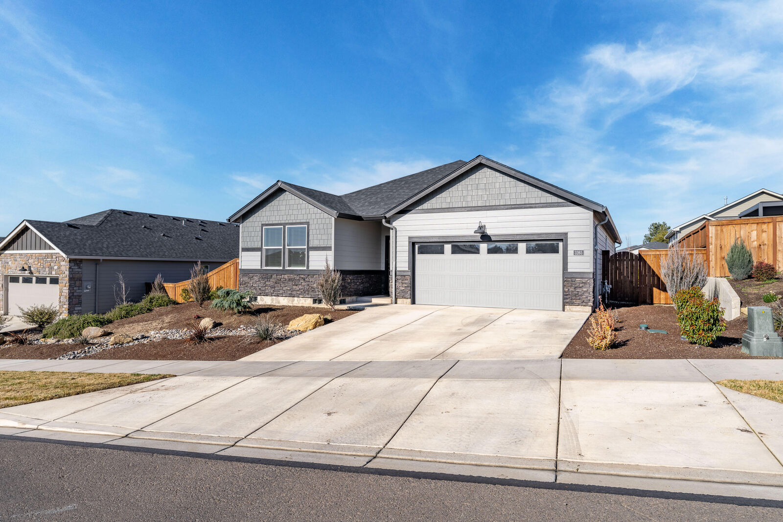 Property Photo:  3265 Broken Top Way  OR 97504 