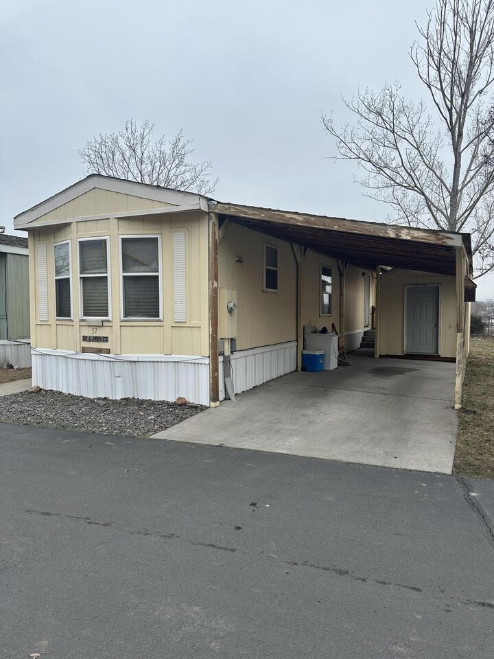 Property Photo:  450 SW Roosevelt Street Unit 57  OR 97741 