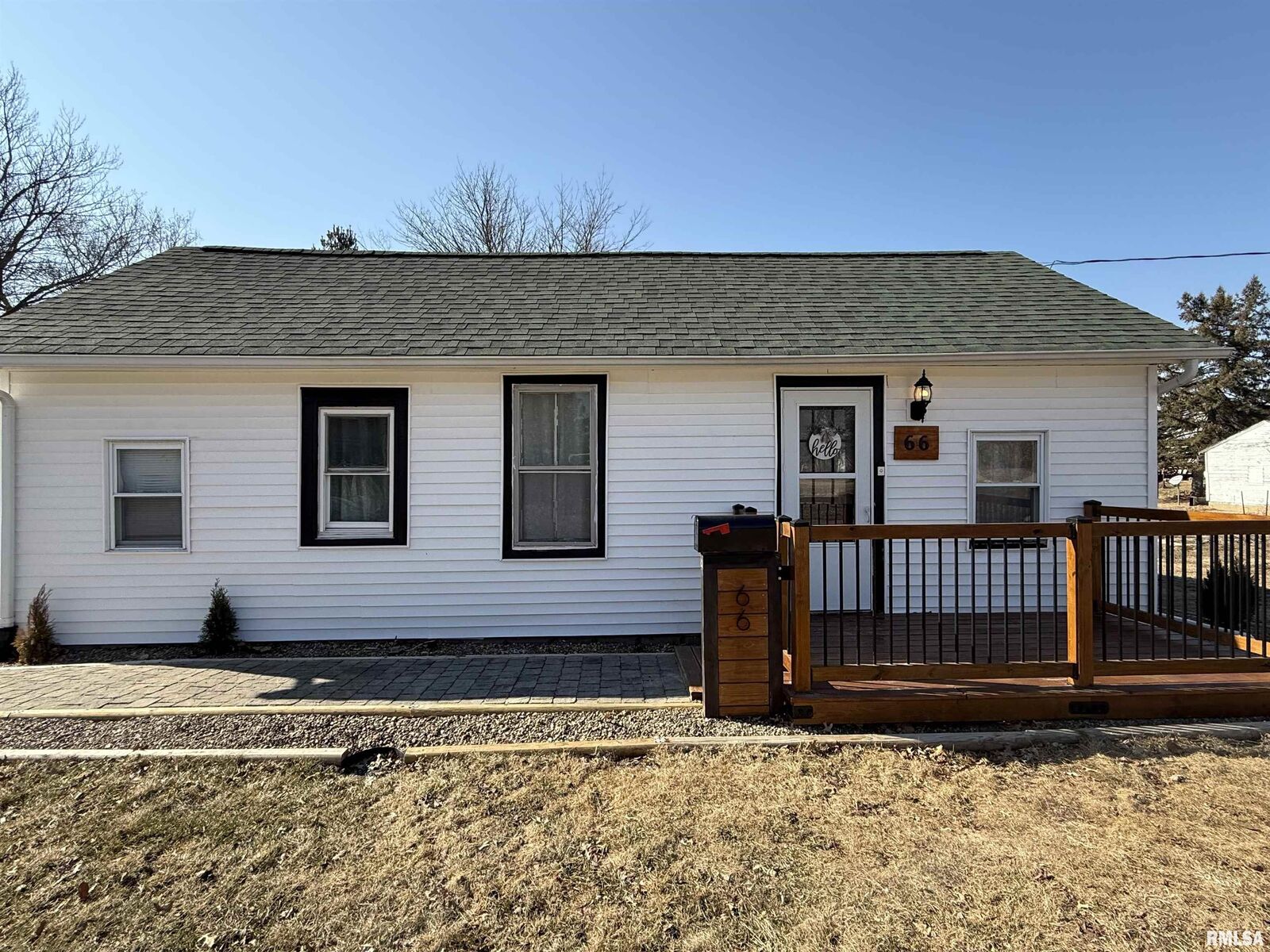 Property Photo:  66 S Mill Street  IL 61531 