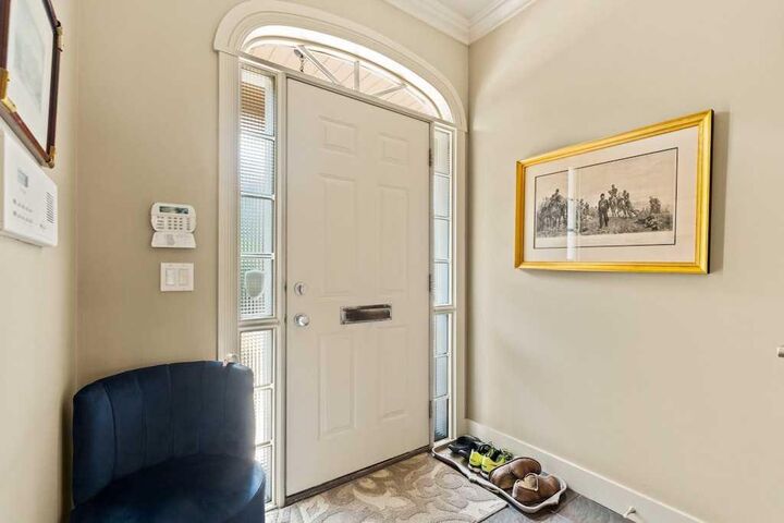 Photo de la propriété:  2421 Erlton Street SW  AB T2S 2V9 