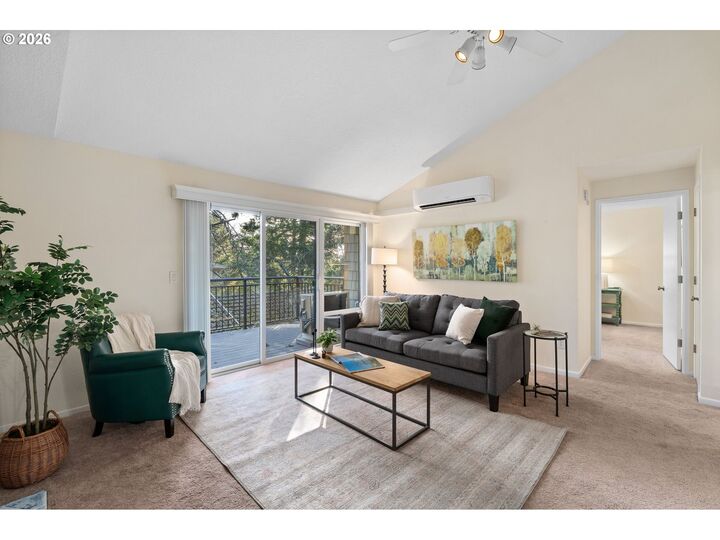 Property Photo: 40 Crestfield Ct OR 97035