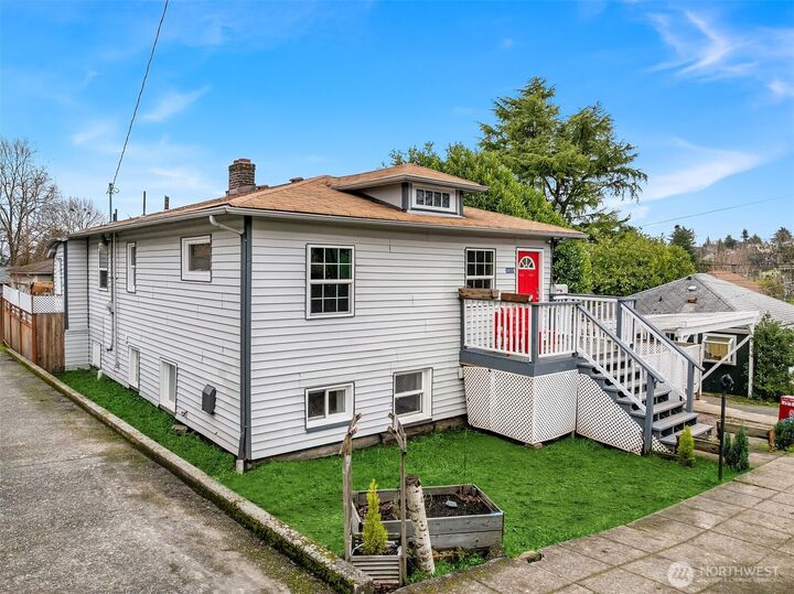 Property Photo:  2614 E Pike Street  WA 98122 
